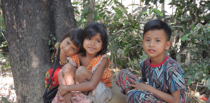 cambodia_kids_brothers_895607